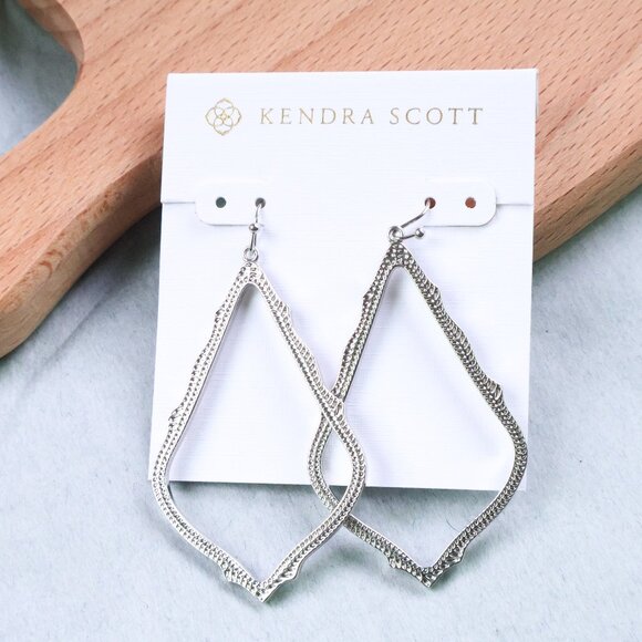 Kendra Scott Sophee Drop Earrings Silver - Picture 1 of 2